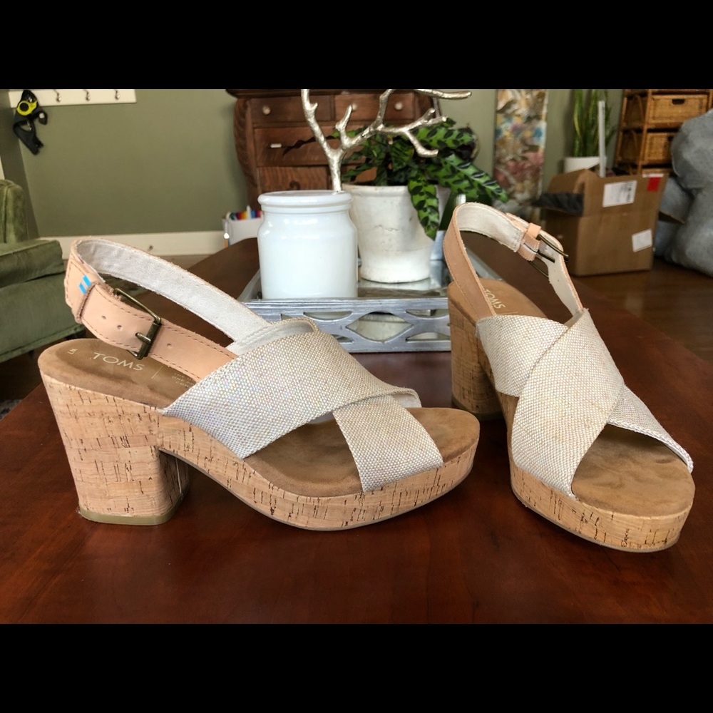 TOMS wedges size 7